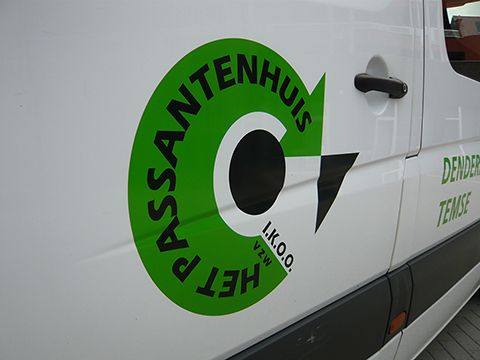 Aangepaste liftbus van de Dienst Aangepast Vervoer